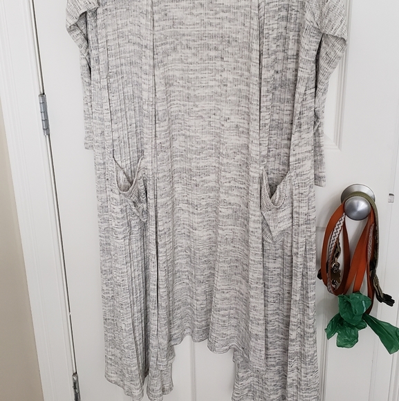 Sarah - Picture 4 of 4